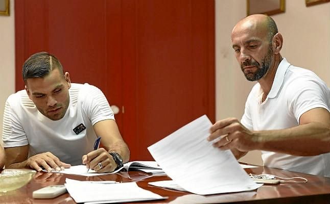 El Sevilla FC le ofrece la renovación a Mercado
