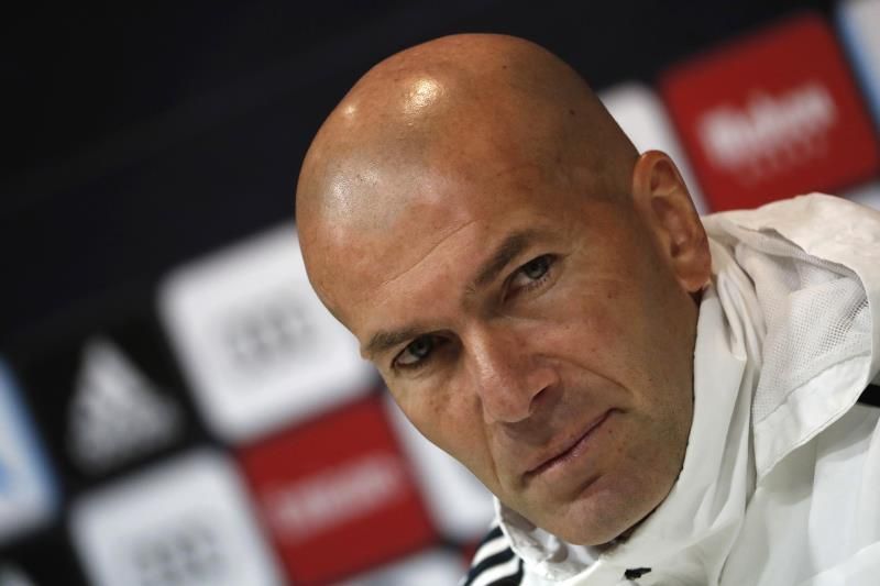 Zidane admite que en la portería "puede pasar de todo"