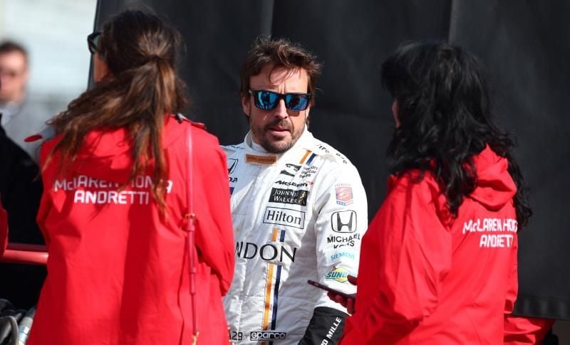 Fernando Alonso comienza de manera discreta las pruebas oficiales