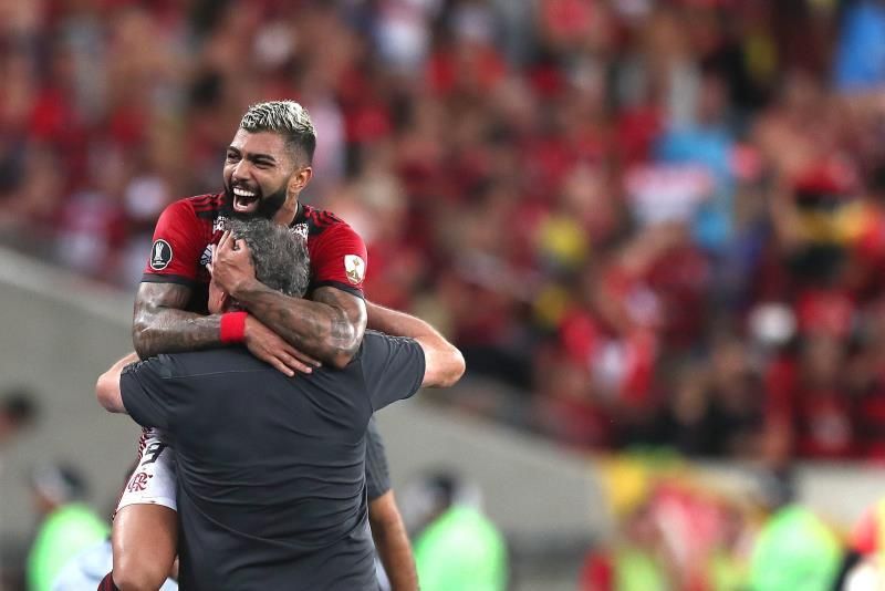 'Gabigol', Fred y Paolo Guerrero pugnan por el trono del goleador en Brasil
