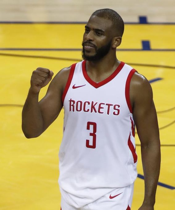 La NBA multa a Chris Paul con 35.000 dólares por hacer contacto con el árbitro