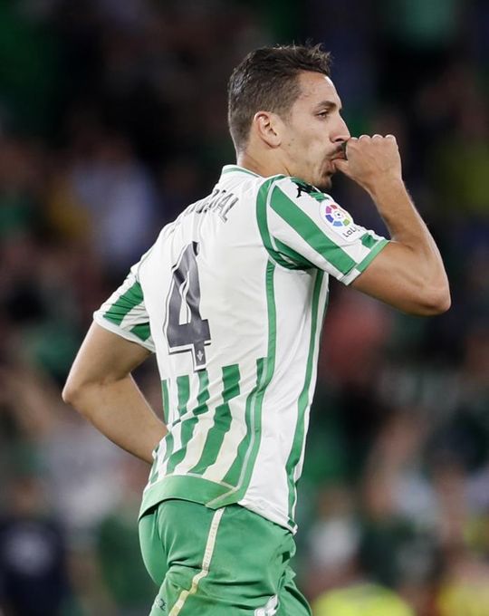 Zou Feddal, reserva de otro fútbol