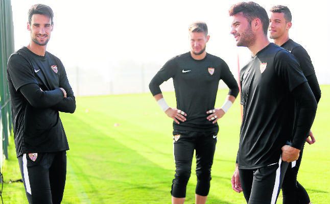 Movimientos en la portería del Sevilla