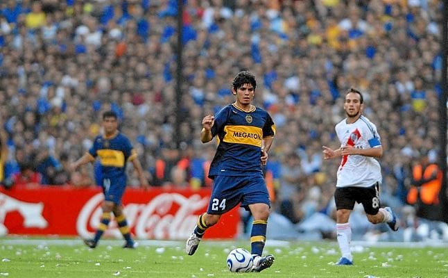 Boca reconoce su interés en Banega