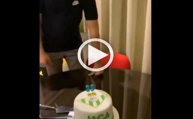 Un cumpleaños, Neymar y una tarta del Betis