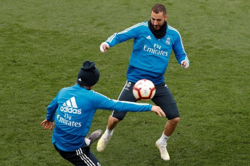 Benzema intercala trabajo con el grupo y en solitario; Ramos sigue fuera