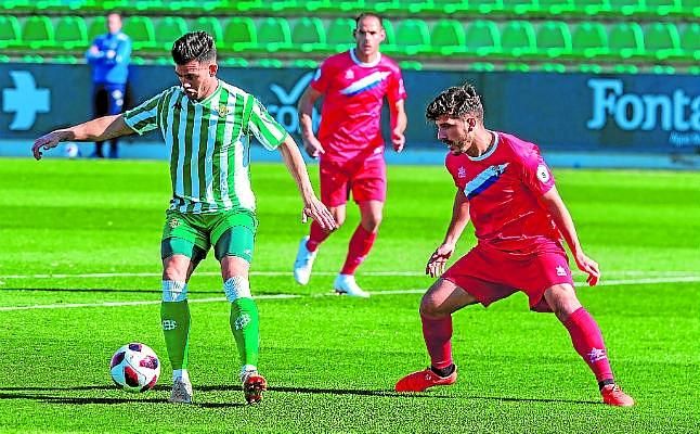 Manu Martínez (Écija): "La temporada se está haciendo larga"