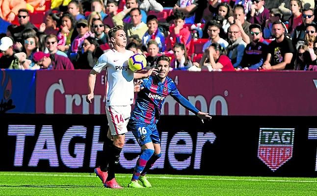 Monchi cuenta con Wöber