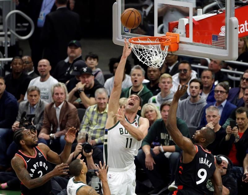 108-100. Brook López gana el duelo a Marc Gasol y decide el triunfo de los Bucks