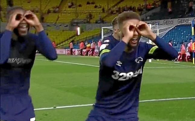 El Derby County se mofa de Bielsa y su espía