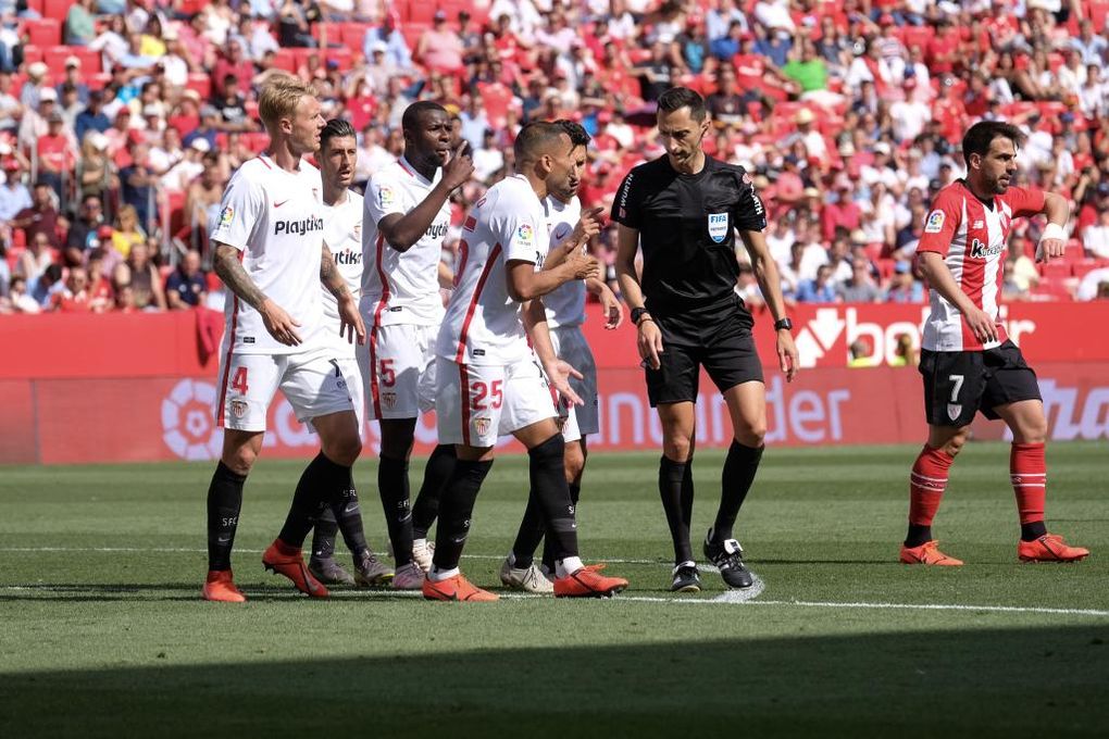 Mercado, pendiente de una reunión