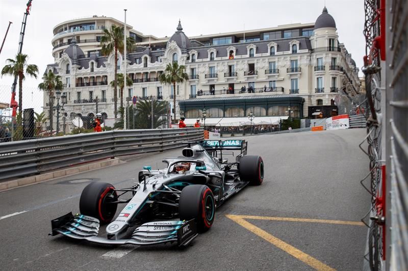 Hamilton y Bottas llevan el dominio de Mercedes a las calles de Mónaco