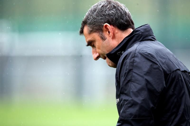 El Barça asegura que no se ha tomado "ninguna decisión" sobre Valverde