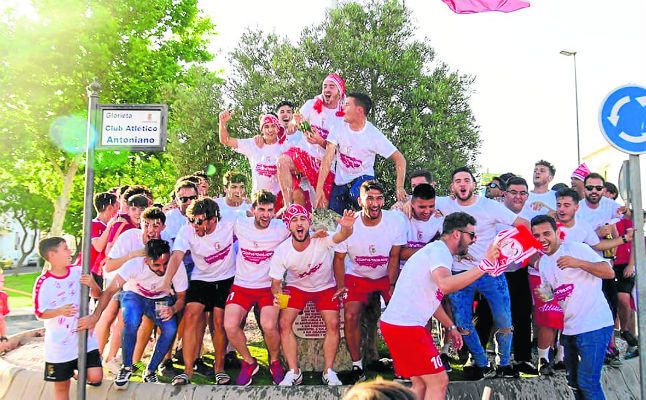 Lebrija recibió al campeón