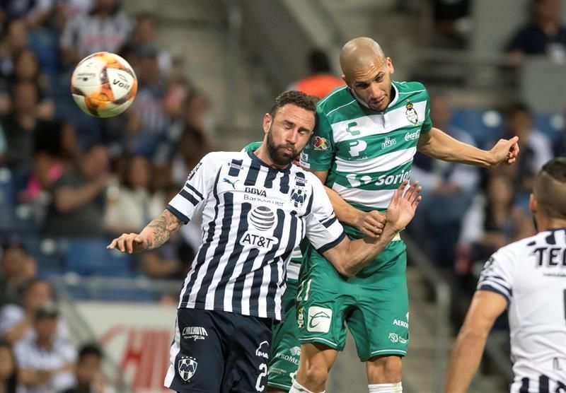 Layún sale bien de una cirugía