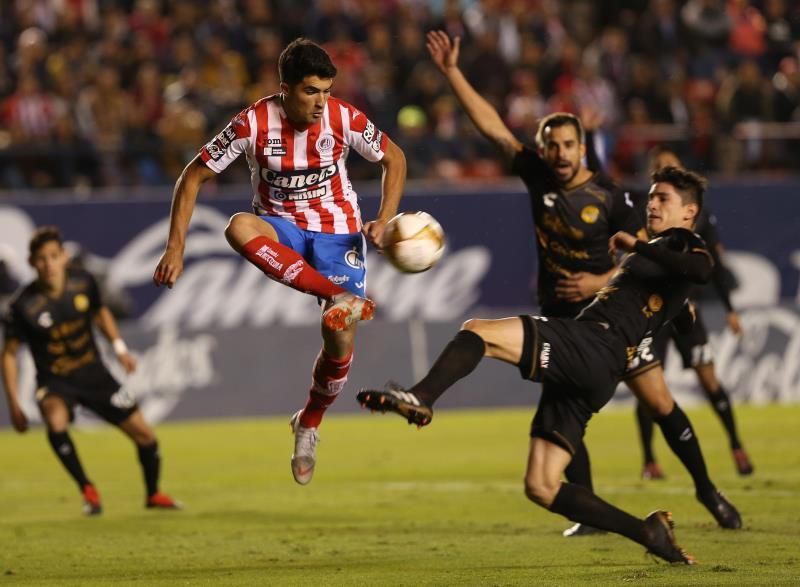 El Atlético ficha a Ibáñez, delantero del San Luis, en el que seguirá cedido