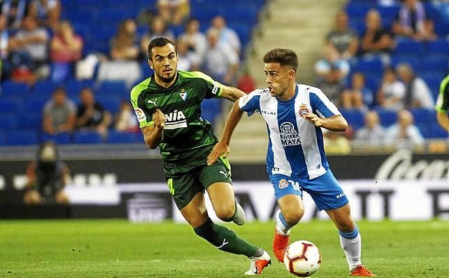 Monchi busca centímetros para la zona ancha