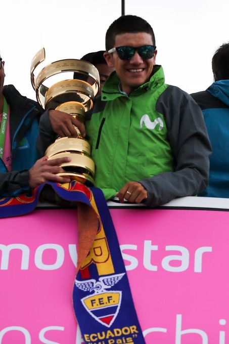 Una multitud recibe en Quito a Richard Carapaz, el héroe ecuatoriano del Giro