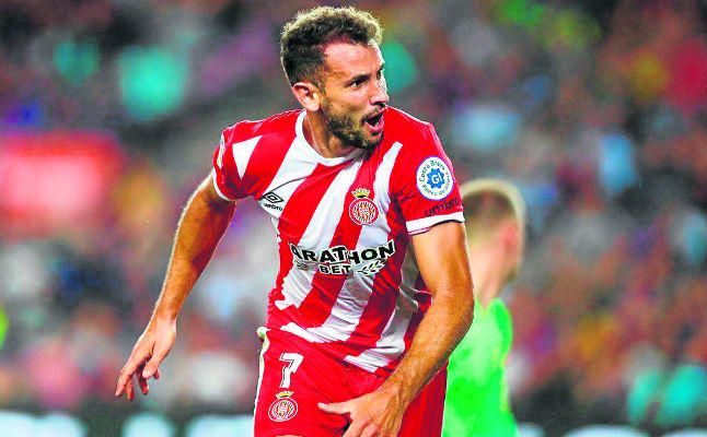 Stuani entra en escena