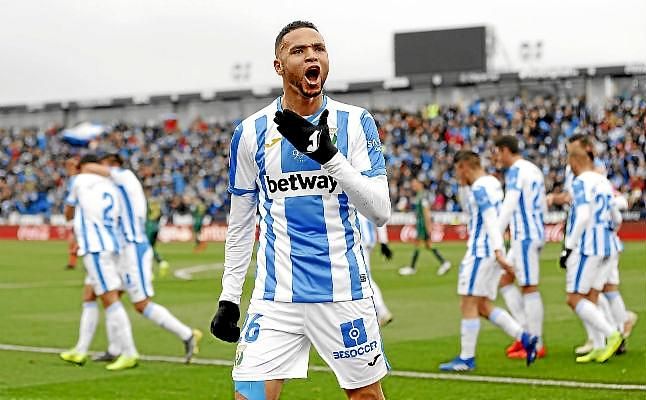 Un rival menos por En Nesyri