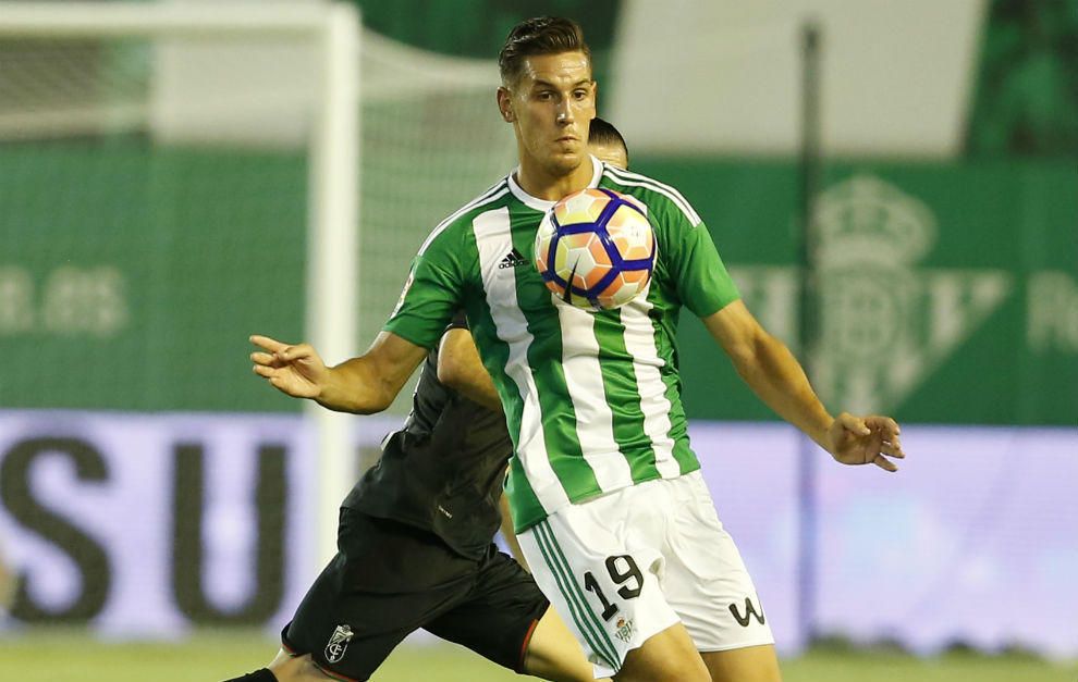 Álex Alegría se desvincula del Betis