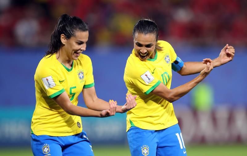 0-1. Marta guía a Brasil a octavos con un gol histórico