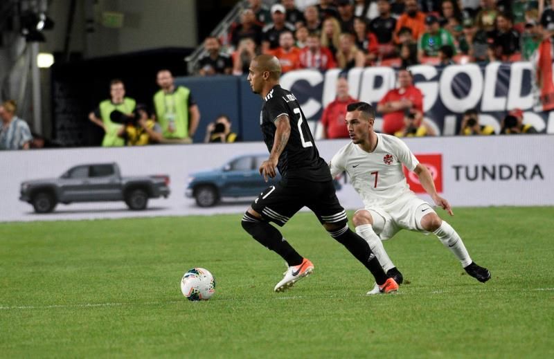 3-1: México, con doblete de Guardado, golea a Canadá y pasa a cuartos