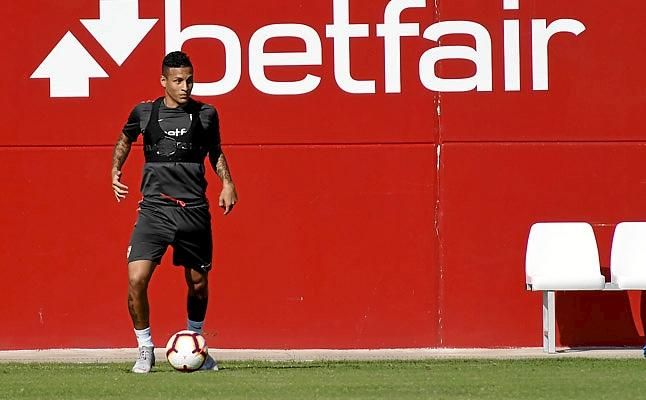 Arana confirma: "Trabajo duro para volver a Sevilla de la mejor manera"