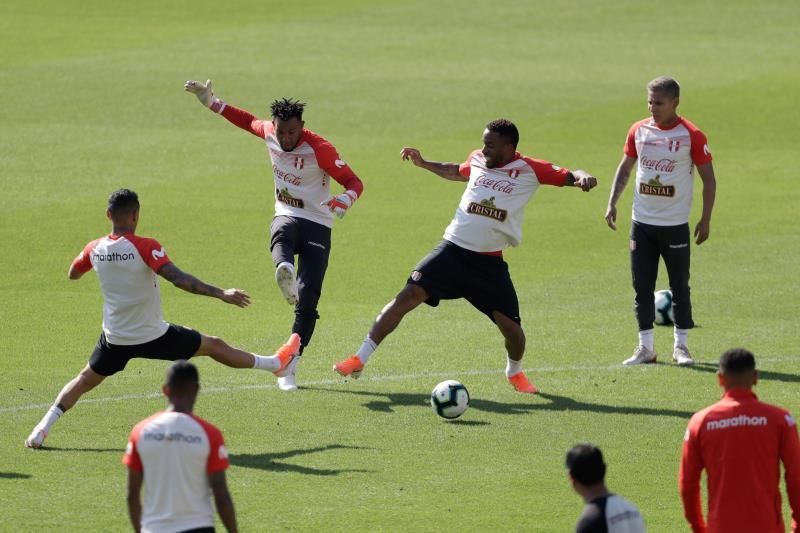 Perú entrena por primera vez en Sao Paulo sin la presencia de Zambrano