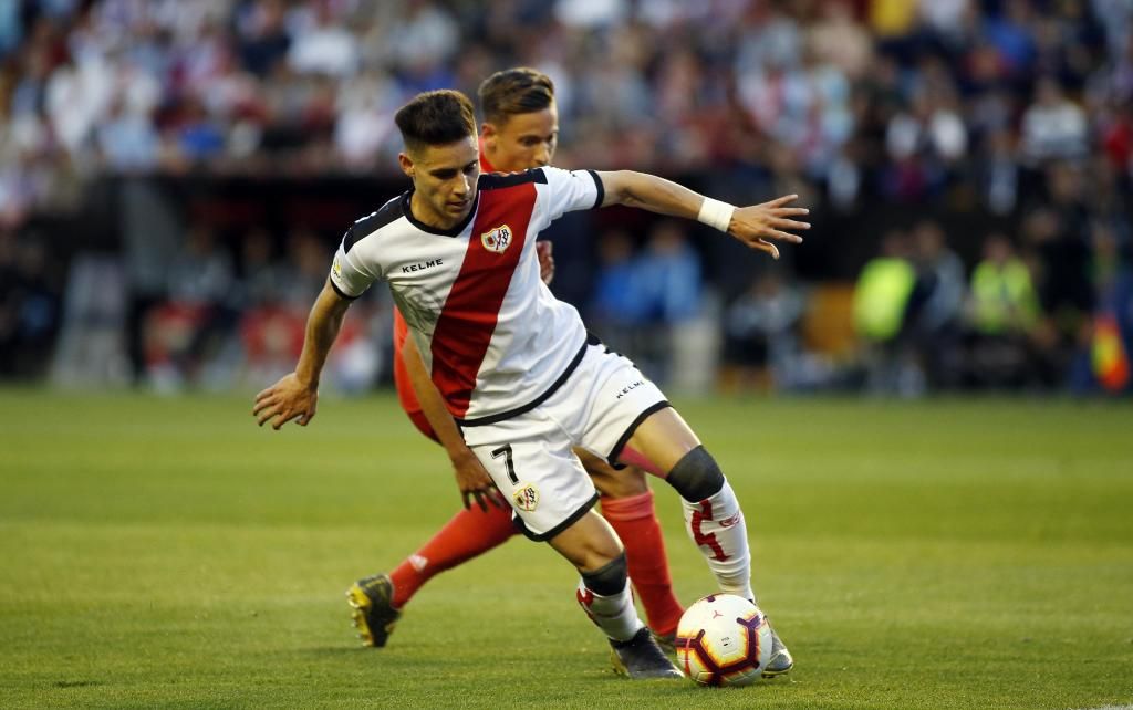 Betis y Rayo ultiman el traspaso de Álex Moreno