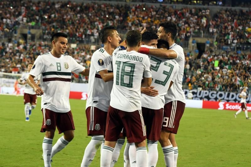 2-3. México hizo lo justo para golear, ganar y pasar invicto a cuartos