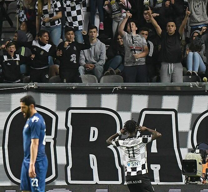 El hijo de Biri Biri llama la atención en Portugal