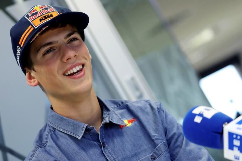 Jorge Prado renueva por cuatro años su contrato con KTM y Red Bull