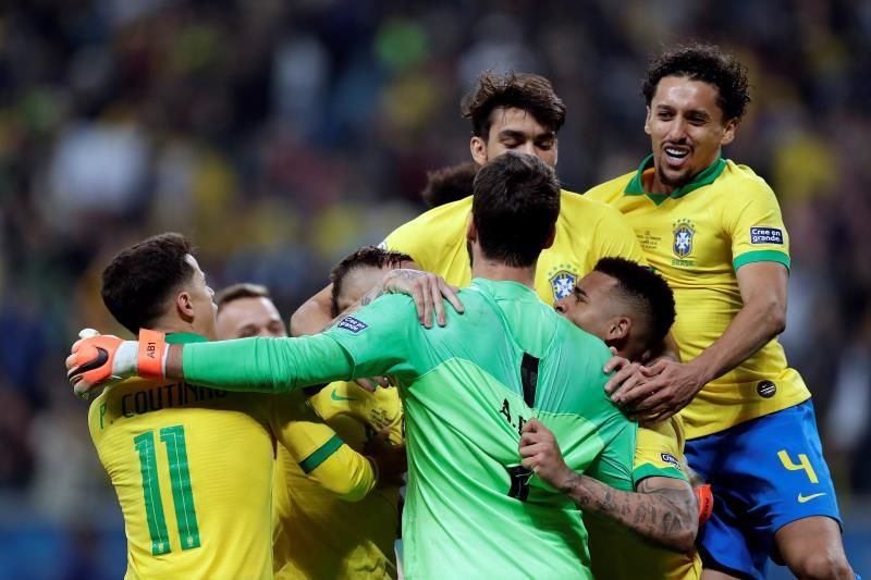 0-0. Brasil sobrevive a 'Gatito' en los penaltis y pone rumbo a las semifinales