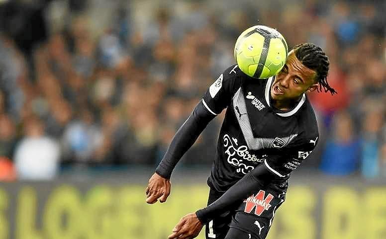 El Sevilla negocia por el central Jules Koundé