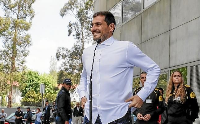 El Oporto ofrece a Casillas pasar a los despachos
