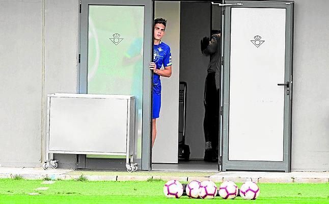 La Roma, con 'cash' para Bartra y Pau