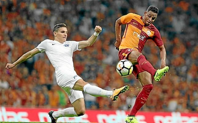 Fernando aparece en escena del Sevilla