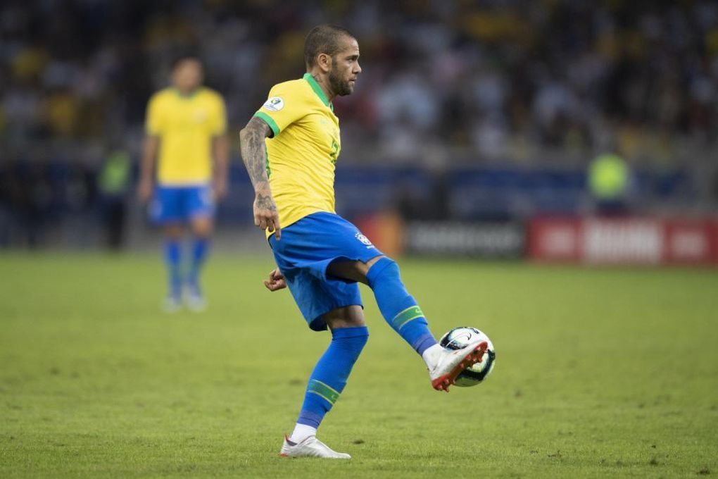 Dani Álves, hombre récord con 40 títulos