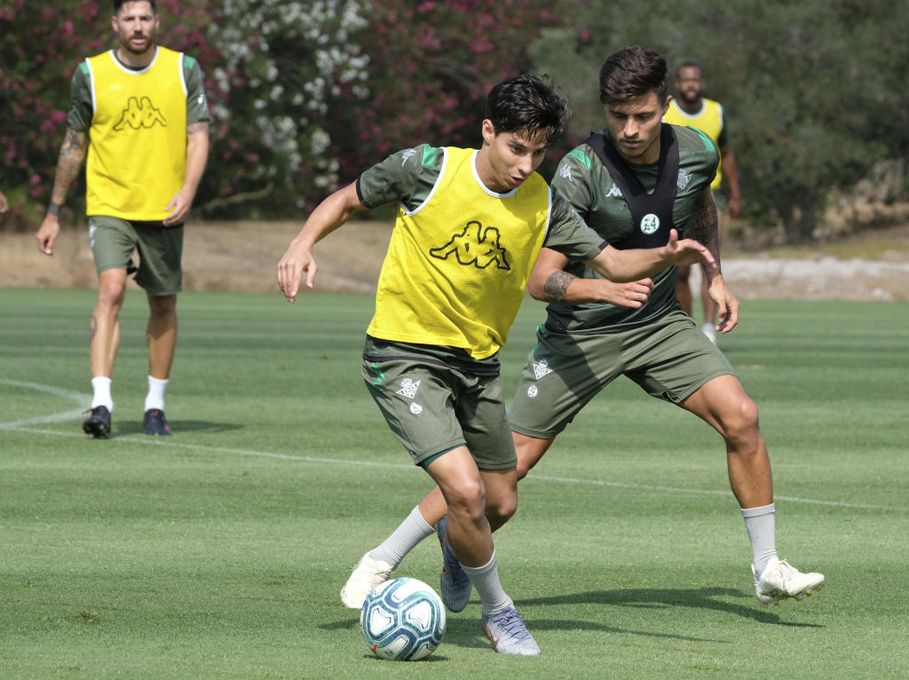 Lainez: "¿Arrepentido de venir al Betis? Para nada"