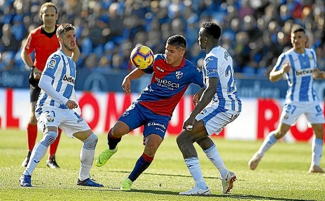 El 'Cucho' pone de su parte para jugar en el Betis