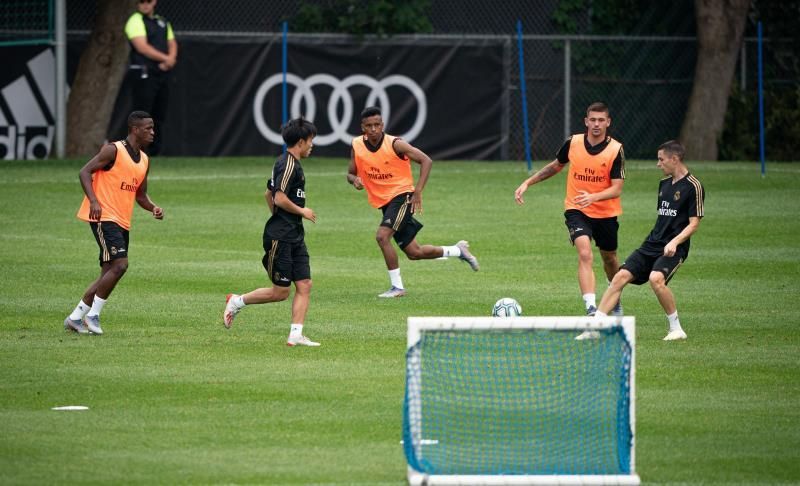 Florentino Pérez presenció la sesión vespertina del entrenamiento del Madrid