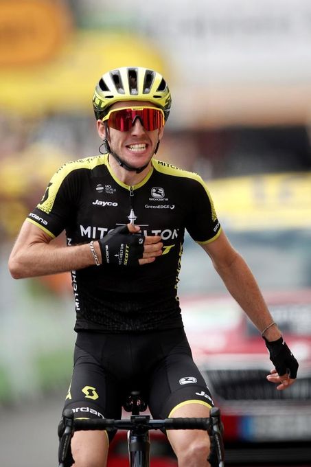 Simon Yates arrebata al español Peio Bilbao la primera etapa pirenaica