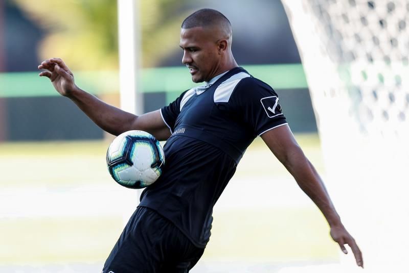 Salomón Rondón se reencuentra con Rafa Benítez en el Dalian Yifang