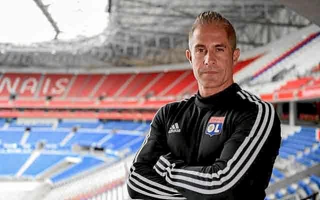 Sylvinho se 'carga' a Fekir y manda un mensaje al Betis