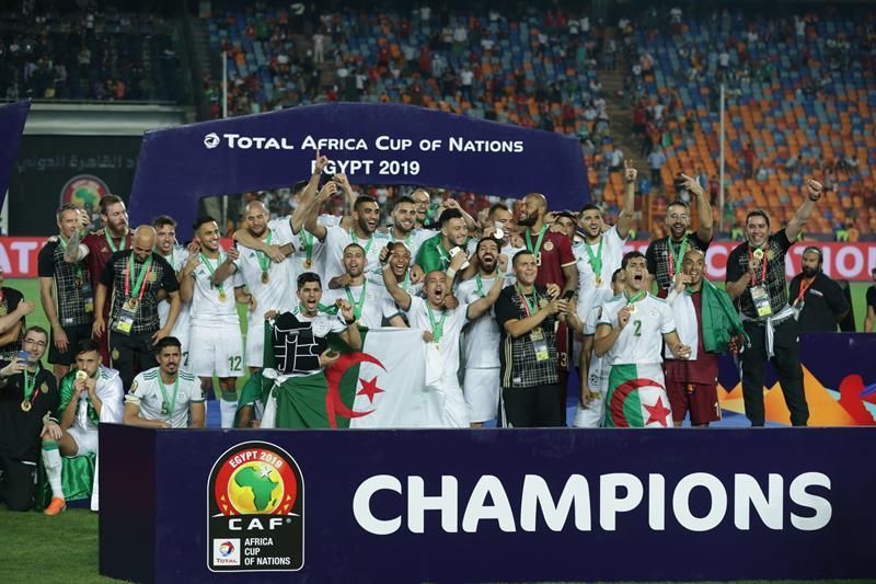 1-0. Argelia derrota a Senegal y alza su segunda Copa África 29 años después