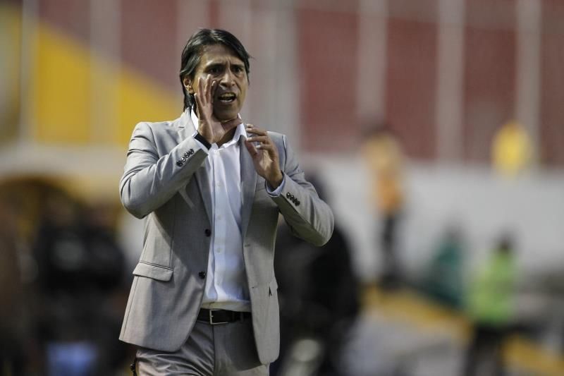 El Deportivo Cuenca sorprende de visitante a Emelec en Ecuador