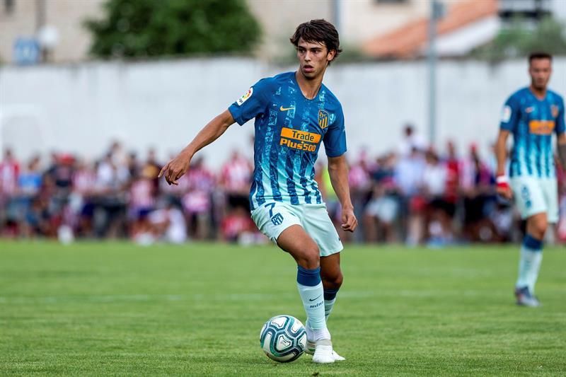 Joao Félix se retira lesionado en su debut con el Atlético