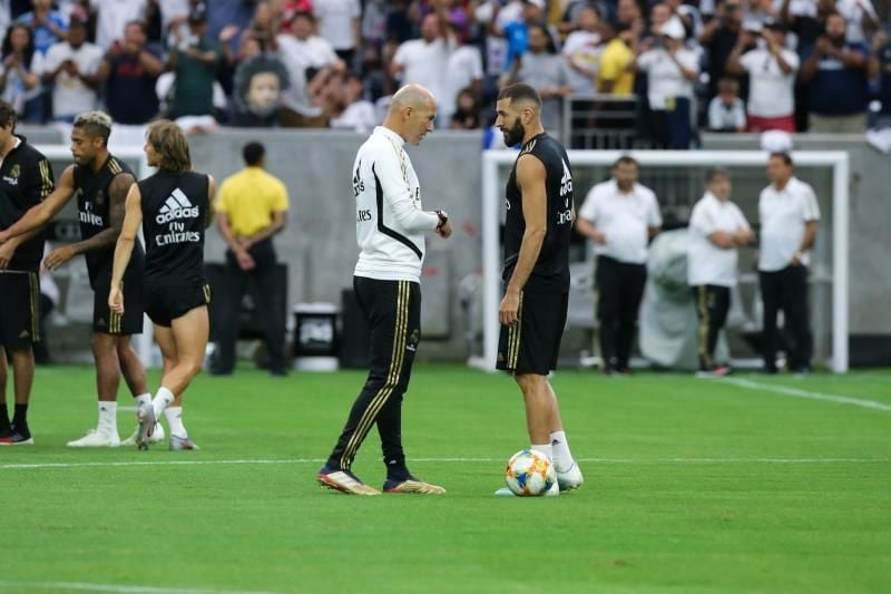 El Real Madrid entrenó en el NRG Stadium ante varias decenas de aficionados