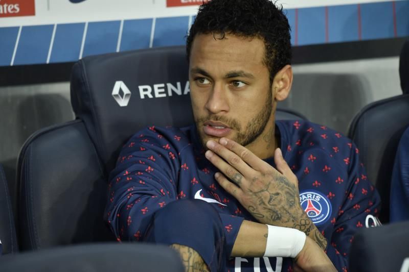 El PSG no ha recibido ninguna oferta por Neymar, que sigue en el club francés